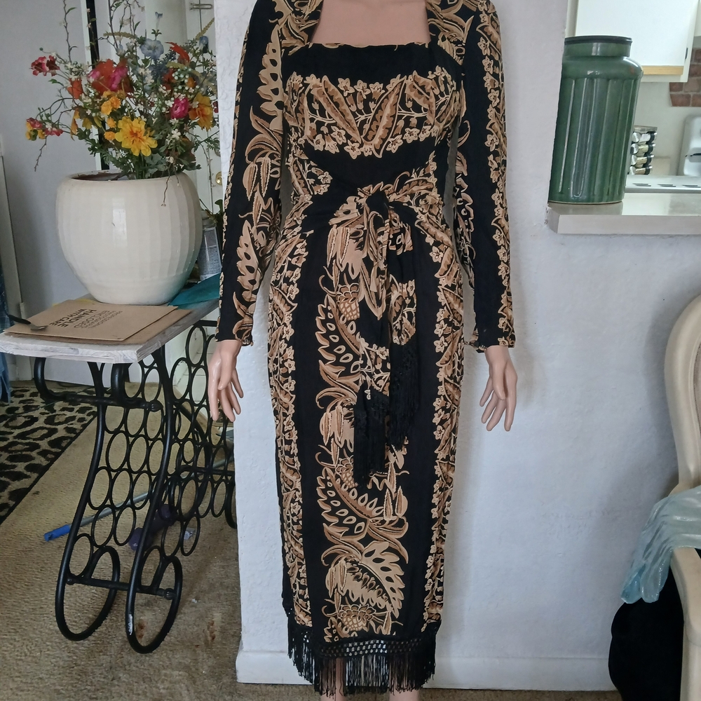 Chic Black and Gold Long Sleeve Dress